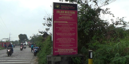 Sensasi Anti Gravitasi di Jalan Misterius