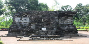 Candi Tegowangi dengan Relief Cerita Sudhamala