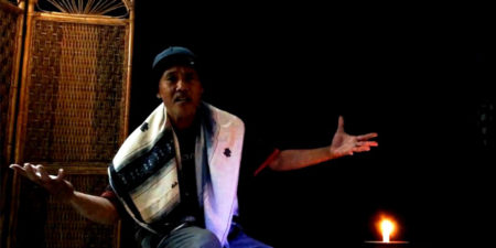 Monolog Rumah Tua ala Mudjiono Emje