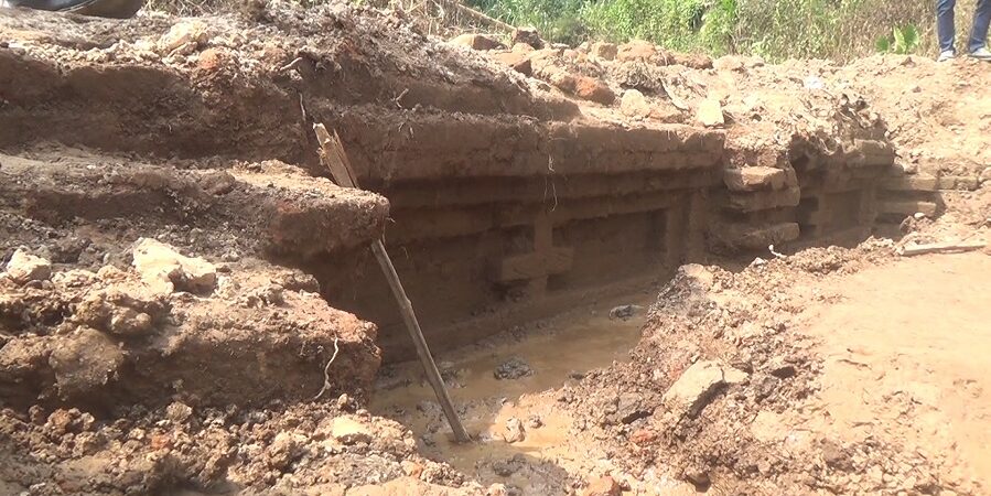 Struktur Bangunan Kuno yang Diduga Kaki Candi di Brumbung