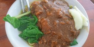 Mie Karep Jalan Kawi, Ini Bukan ‘Mie Ayam’ Lebih Tepatnya ‘Ayam Mie’..