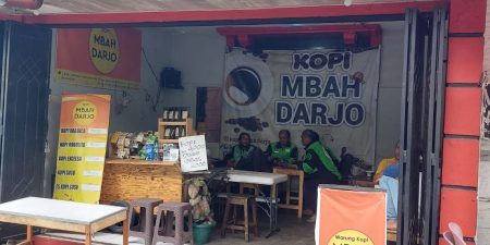 Menengok Warkop Sahabat Gojek di Permata Hijau..