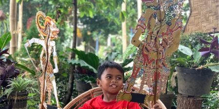 Terbang ke Malaysia, Dalang Cilik Madjid Tampil dalam Festival Kampung Janda Baik