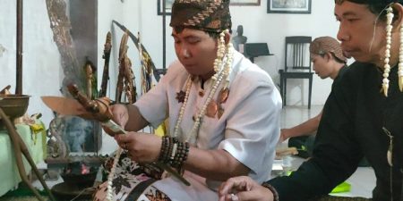 Jamasan Pusaka Bung Karno dan Penghormatan terhadap Leluhur